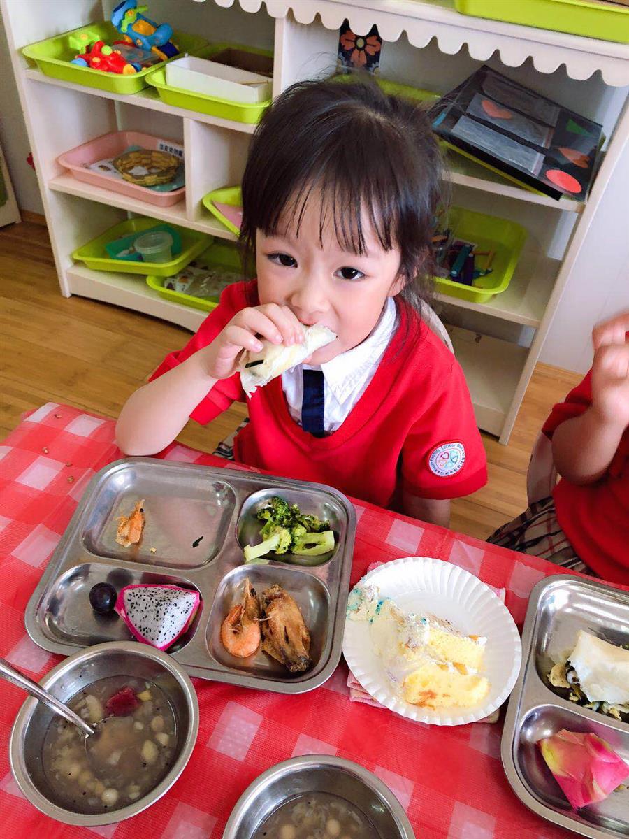 幼儿生活照