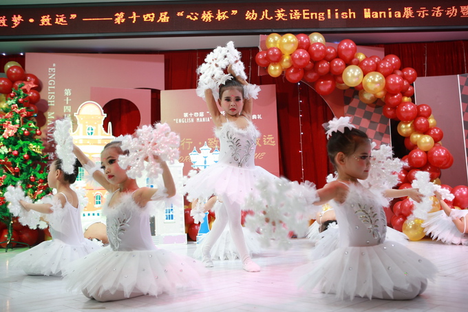 12.亲子 卖火柴的小女孩 (1).JPG
