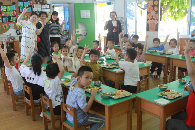 2.聚餐 (1).JPG